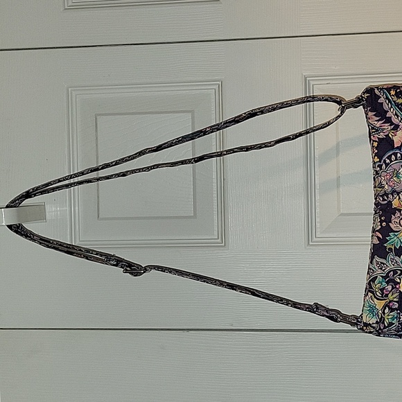 Vera Bradley Crossbody Purse,Colorful w/adjustable strap. 5 zippers/compartments - Picture 9 of 9